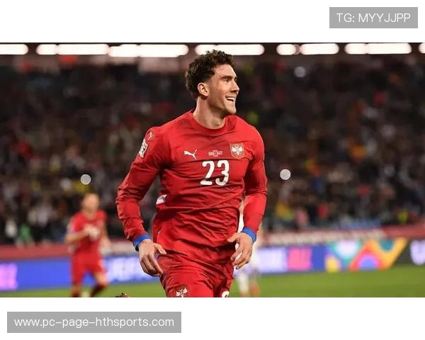 尤文前场连续传递撕开缺口，弗拉霍维奇强势冲击禁区