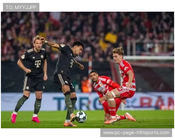 拜仁前场插上让对手一直处于被动防守状态